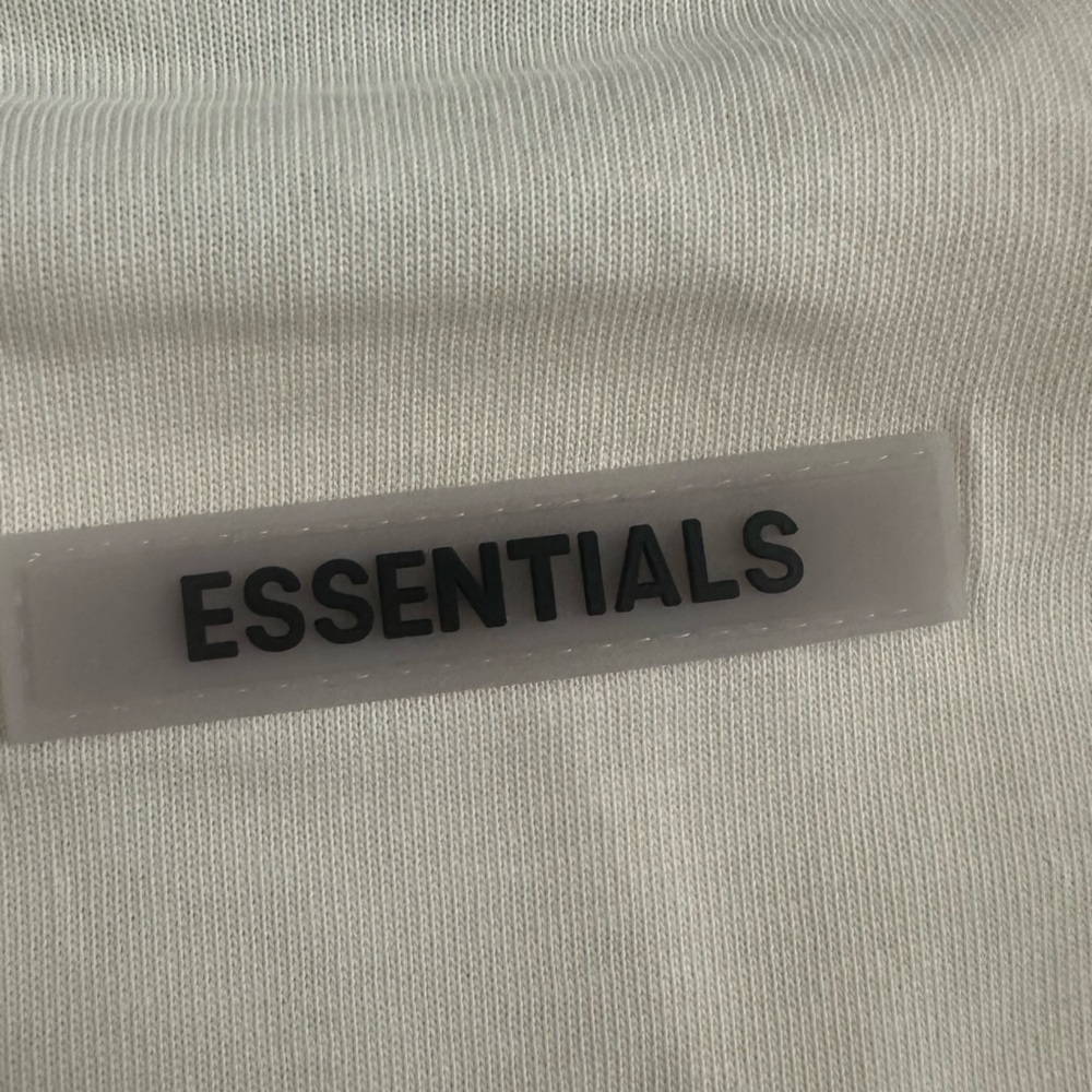 Fear of God Essentials Off-White T-Shirt - Picture 5 of 5